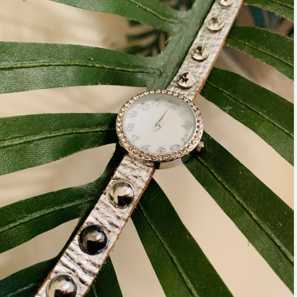 Francesca’s Leather Triple Wrap Watch - Picture 3 of 3